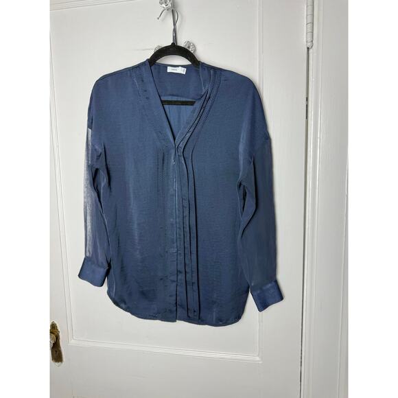 Vince Silk Blend Navy Blue Sheer Flowy Relaxed V-neck Blouse Top Women's 2 - Picture 1 of 8